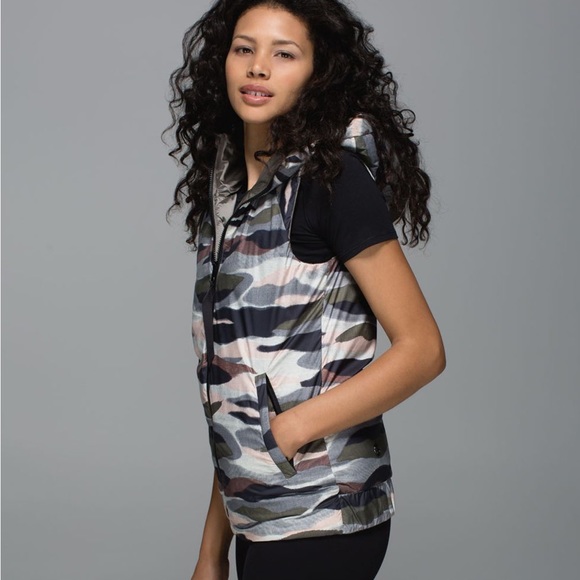 SOLD Lululemon Reversible Vest - Picture 6 of 12